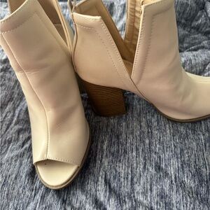 Elegant Cream Heeled Boots